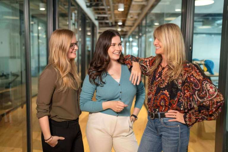 Teresa Göstenmeier, Sally Stöwe and Amy Downs from Customer Obsessing